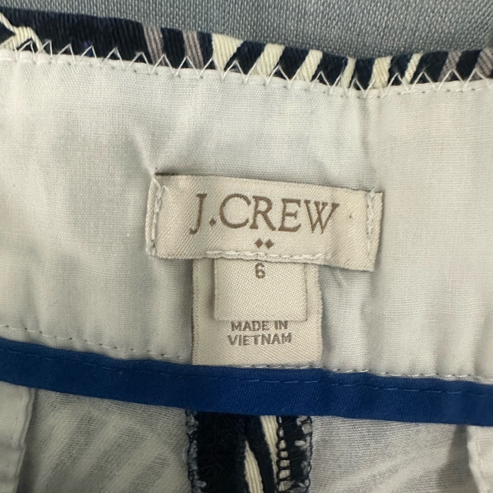 Women’s J. Crew Patterned Shorts | Size 6 - Picture 5 of 6